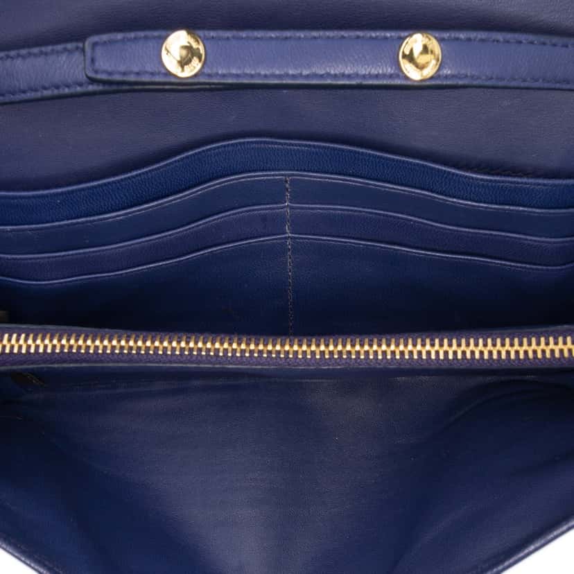 Miu Miu Matelasse Lambskin Wallet On Chain Blue Leather Good condition - Model View