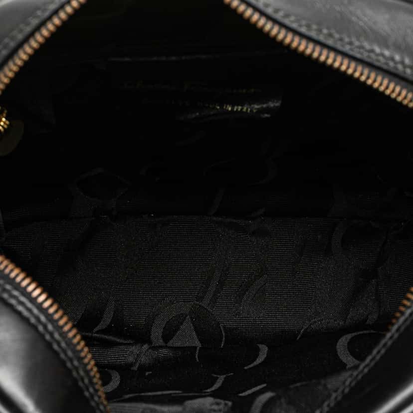 Salvatore Ferragamo Leather Gancini Crossbody Black Leather Good condition - Model View