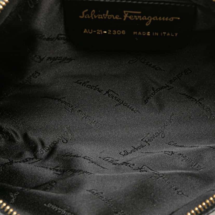 Salvatore Ferragamo Leather Gancini Shoulder Bag Black Leather Good condition - Model View
