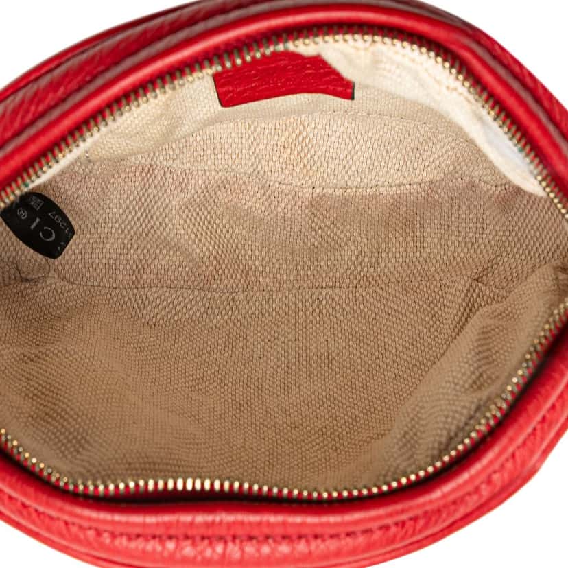 Gucci Mini Pebbled Calfskin Soho Chain Crossbody Red Leather Very good condition - Model View
