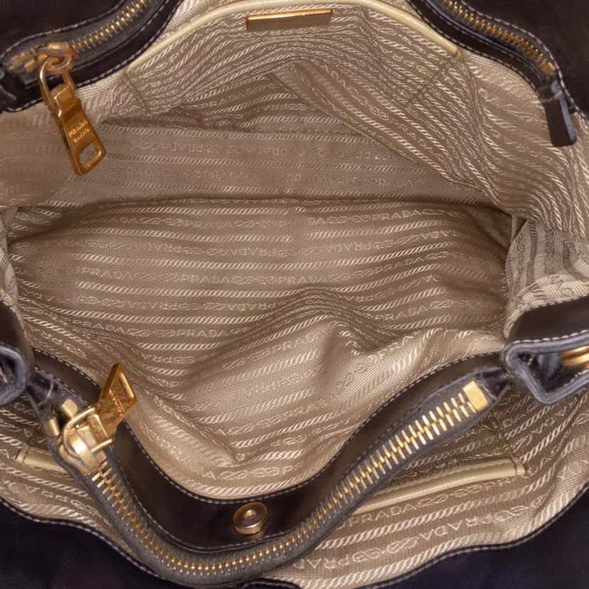 Prada Large Saffiano Vernice Galleria Satchel Black Leather Good condition - Model View