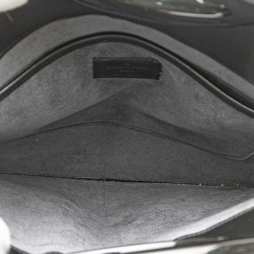 Louis Vuitton Epi Demi Lune Black Leather Very good condition - Model View