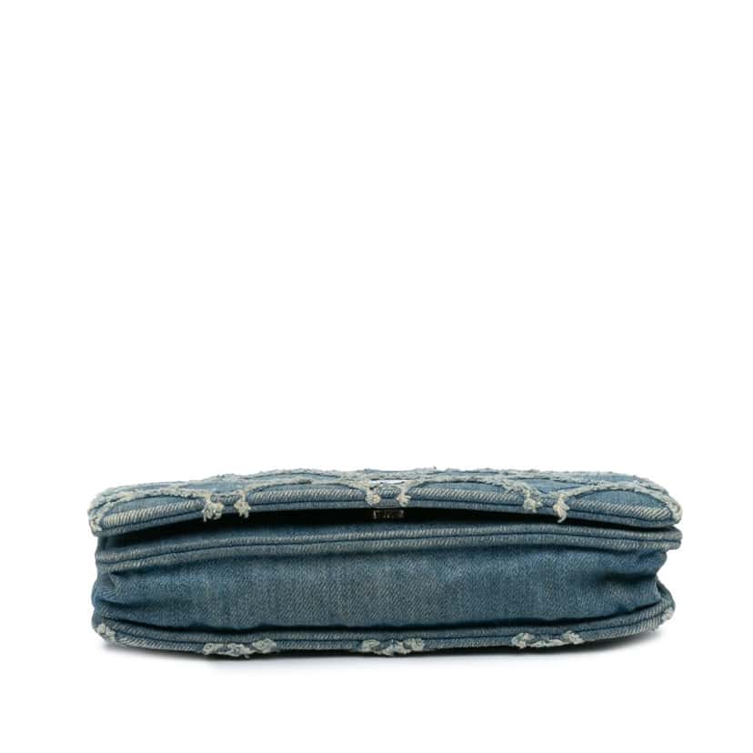 Chanel Frayed Denim Wallet On Chain Blue Denim Good condition - Inside View