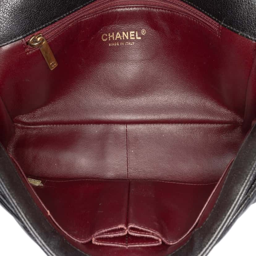 Chanel Medium Diagonal Quilted Goatskin Flap Black Leather Good condition - Model View