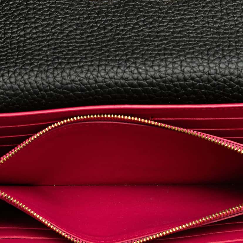 Louis Vuitton Taurillon Capucines Wallet Black Leather Good condition - Model View