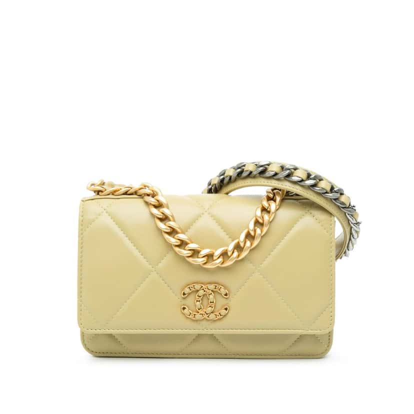 Chanel Quilted Lambskin 19 Wallet on Chain Green Leather Good condition - Front View