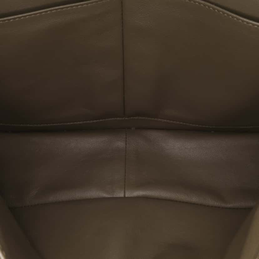 Chanel Jumbo Classic Caviar Double Flap Brown Leather Good condition - Model View