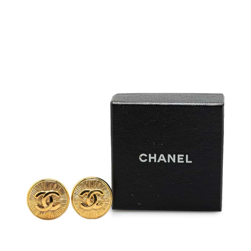 Chanel Gold Plated CC Round Clip on Earrings Gold Metal Good condition - Box View