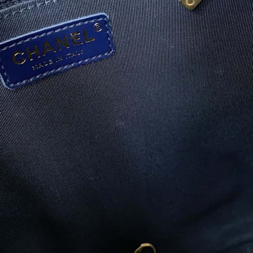 Chanel CC Quilted Calfskin Front Pocket Shopping Bag Blue Leather Good condition - Box View