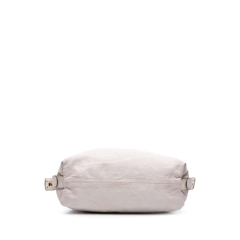 Gucci Large Pebbled Calfskin Bamboo Bar Tassel Tote White Leather Good condition - Inside View