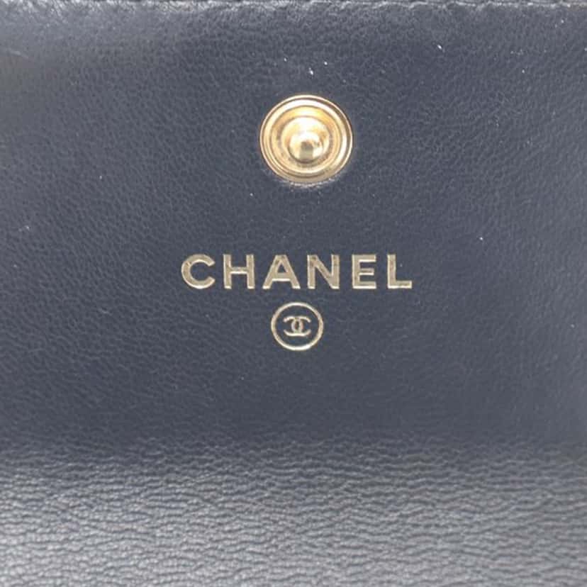 Chanel Lambskin Boy Flap Compact Wallet Black Leather Good condition - Model View