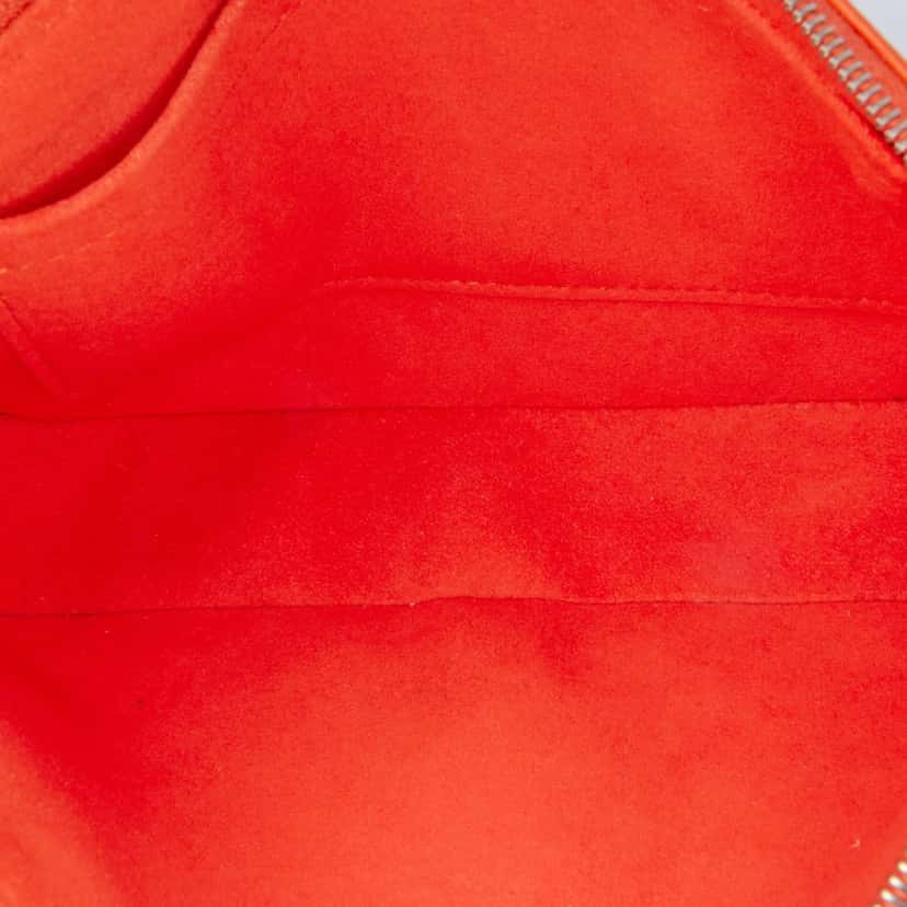 Louis Vuitton Epi Pochette Accessoires Orange Leather Good condition - Model View