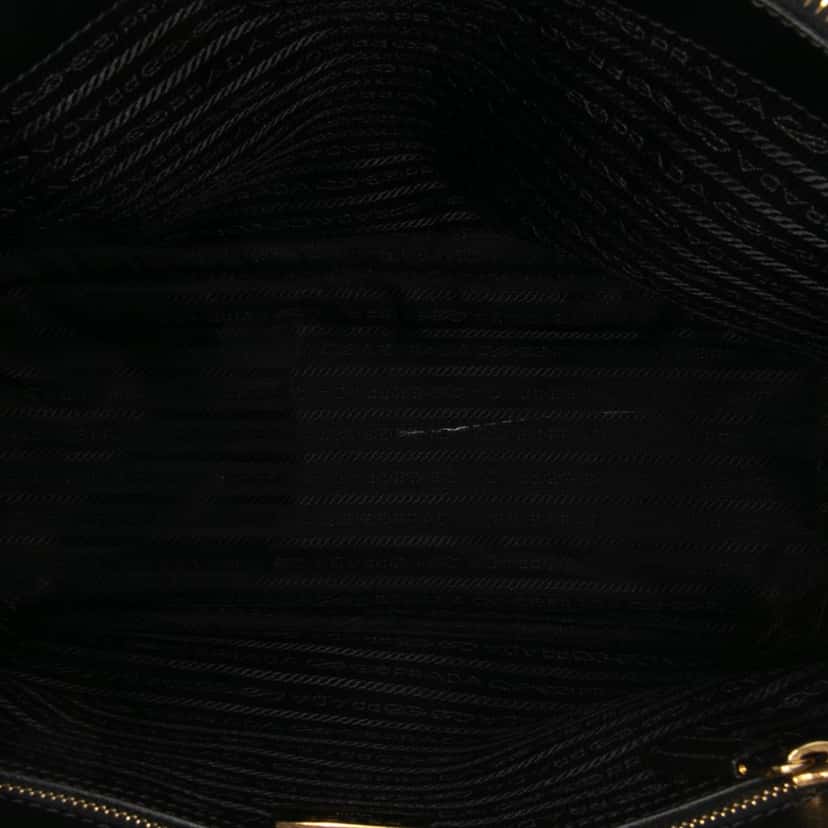 Prada Large Saffiano Lux Galleria Double Zip Satchel Black Leather Good condition - Model View