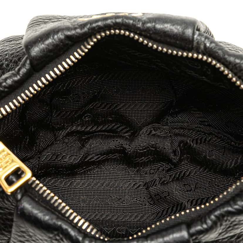 Prada Vitello Daino Clutch Black Leather Good condition - Model View