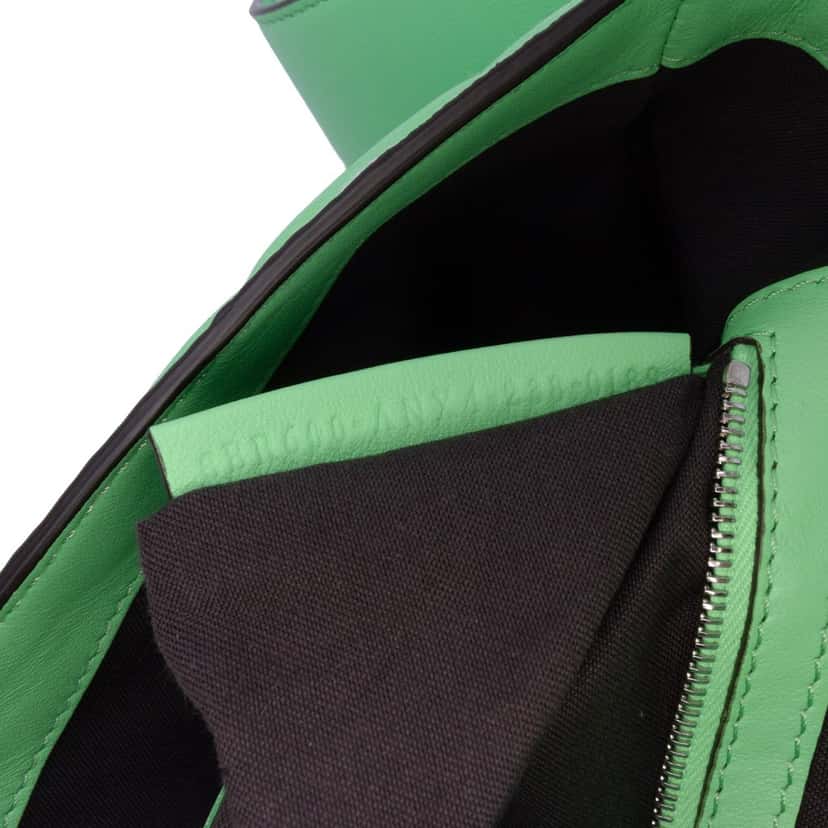 Fendi Zucca Embossed Stitched Leather Baguette Satchel Green Leather Good condition - Box View