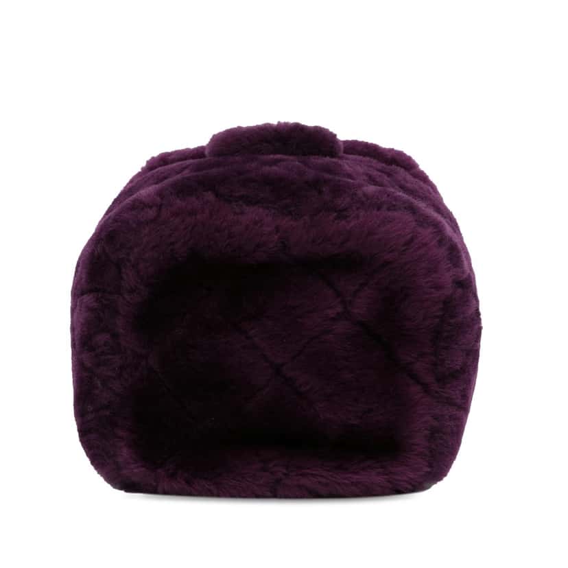 Chanel Small Quilted Shearling Vanity Case Purple Good condition - Model View