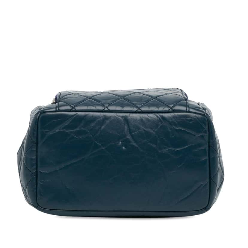 Chanel Aged Calfskin Drawstring Bucket Blue Leather Good condition - Model View