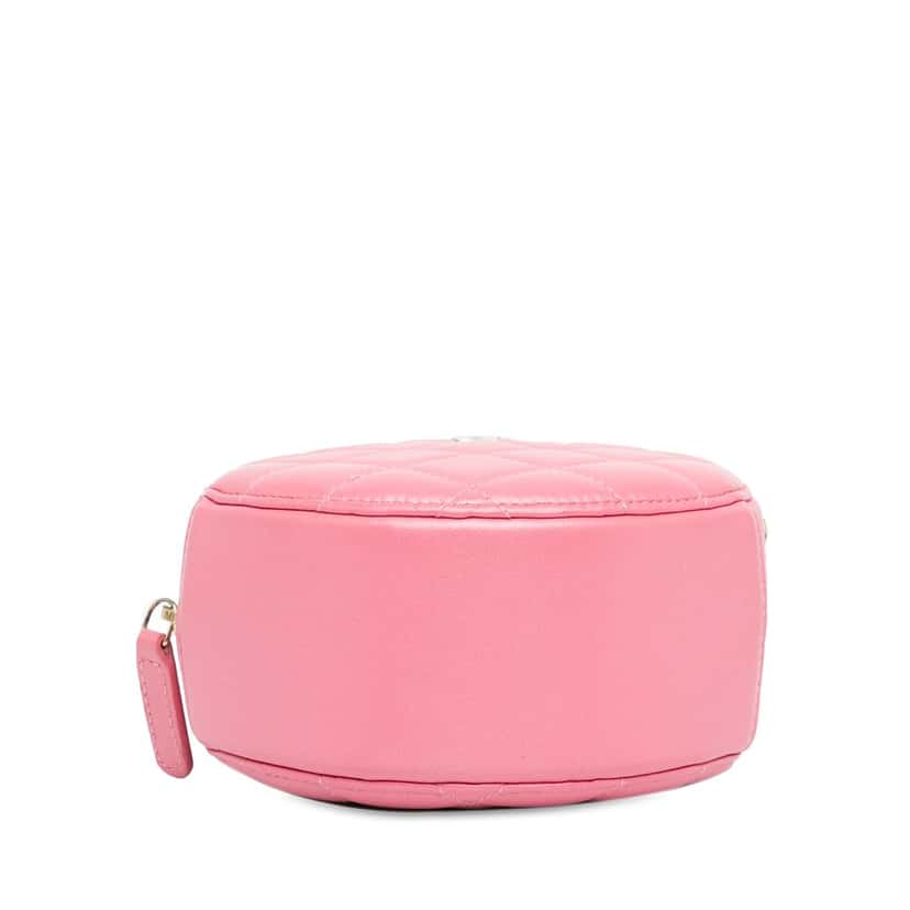 Chanel CC Quilted Lambskin Pearl Crush Round Clutch with Chain Pink Leather Good condition - Model View