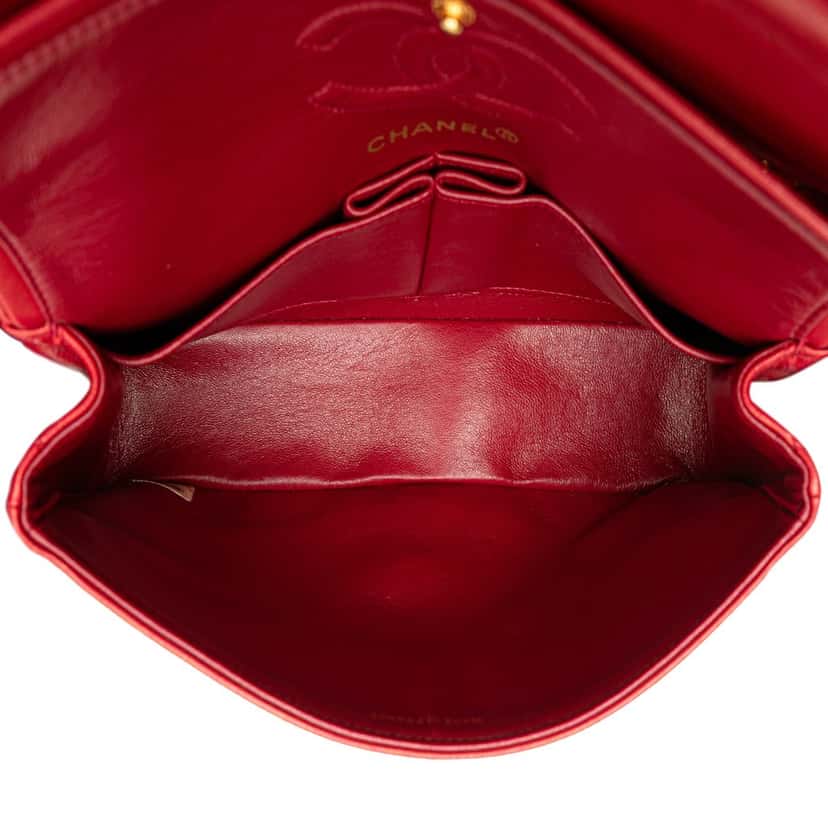 Chanel Small Classic Lambskin Double Flap Red Leather Good condition - Model View