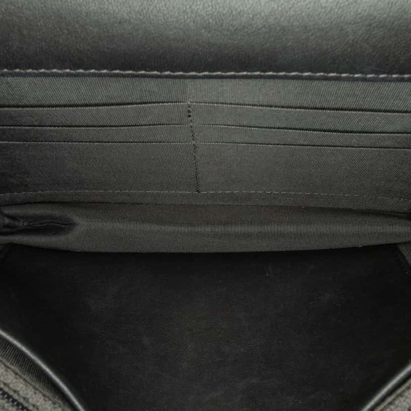 Chanel Studded Calfskin Camellia Wallet On Chain Black Leather Good condition - Box View
