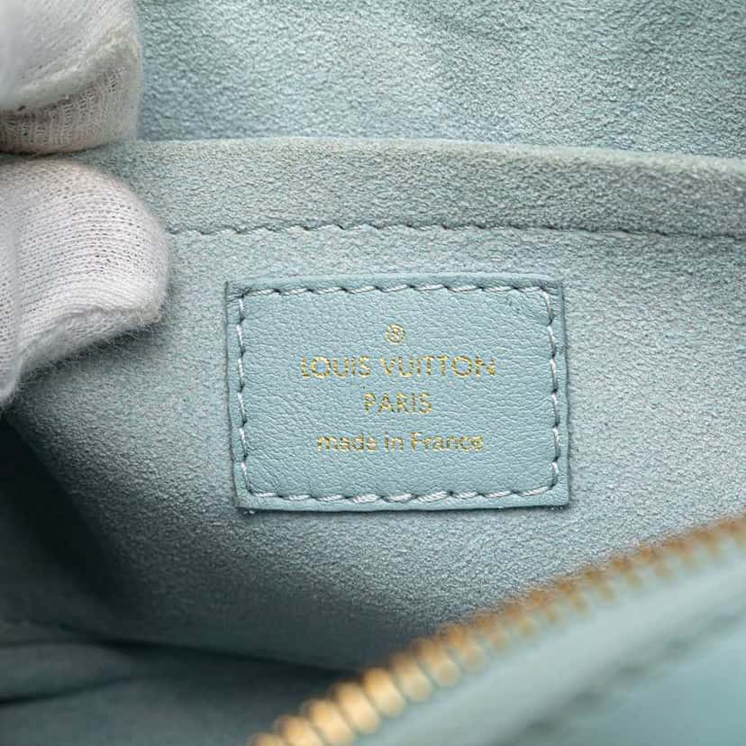 Louis Vuitton New Wave Camera Bag Blue Leather Good condition - Box View