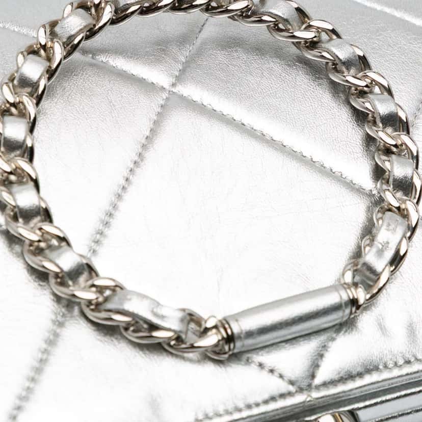Chanel Quilted Metallic Crumpled Lambskin In The Loop Clutch Silver Leather Good condition - Box View