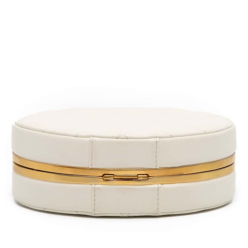 Chanel CC Quilted Lambskin Frame Vanity Case White Leather Good condition - Inside View