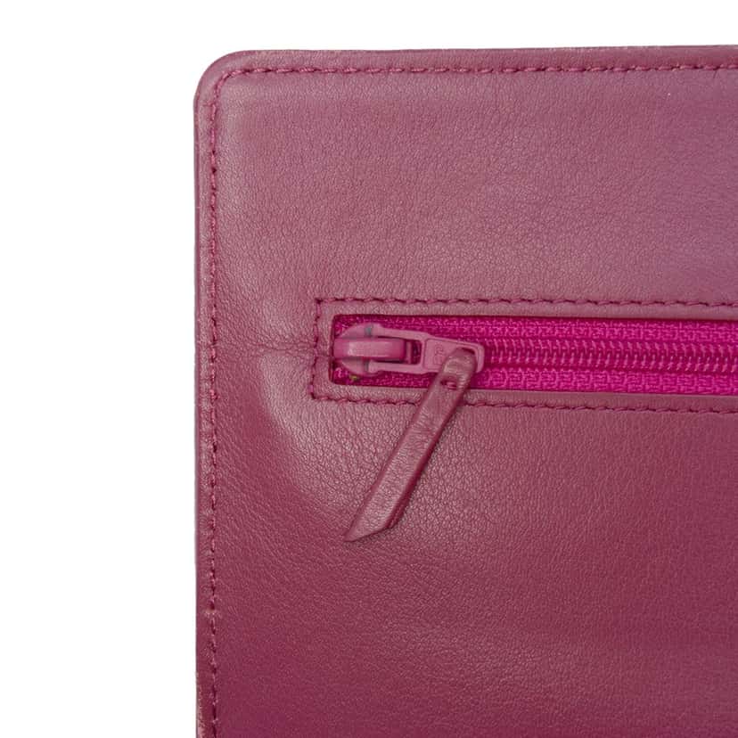 Chanel Patent CC Lipstick Wallet On Chain Purple Leather Good condition - Box View