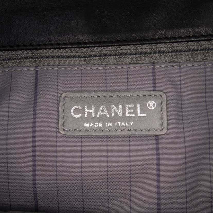 Chanel CC Studded Lambskin East West Flap Black Leather Good condition - Box View