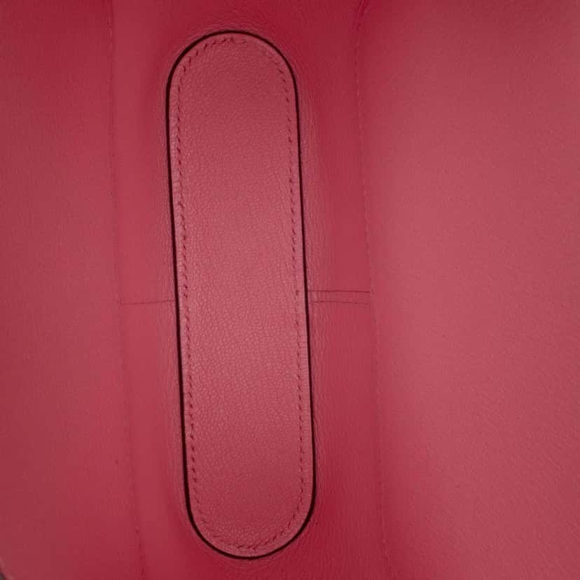 Hermès Chevre Mysore Octogone 23 Orange Leather Good condition - Model View