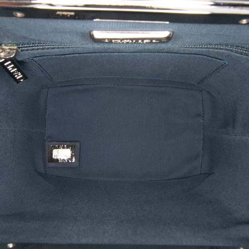 Chanel CC Metallic Calfskin Vanity Case Blue Leather Good condition - Model View
