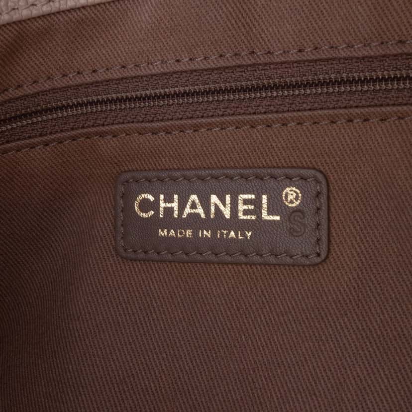 Chanel Medium Quilted Caviar Coco Pleats Messenger Flap Brown Leather Good condition - Box View