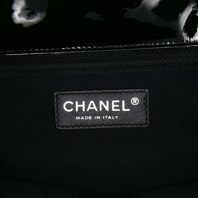 Chanel Patent Grand Shopping Tote Black Leather Good condition - Box View