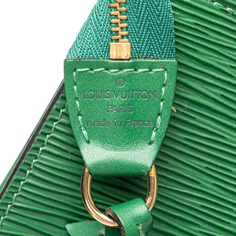 Louis Vuitton Epi Pochette Accessoires Green Leather Good condition - Box View