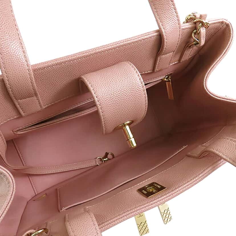 Chanel CC Quilted Caviar Business Affinity Satchel Pink Leather Good condition - Model View