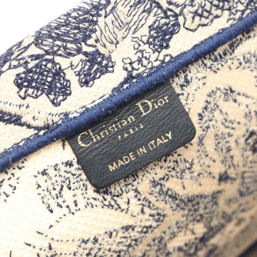 Dior Large Canvas Embroidered Dioriviera Toile De Jouy Book Tote Blue Canvas Good condition - Model View