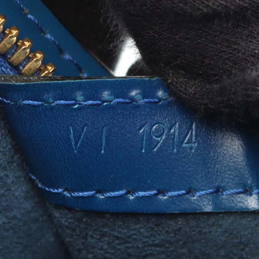 Louis Vuitton Epi Lussac Blue Leather Good condition - Box View