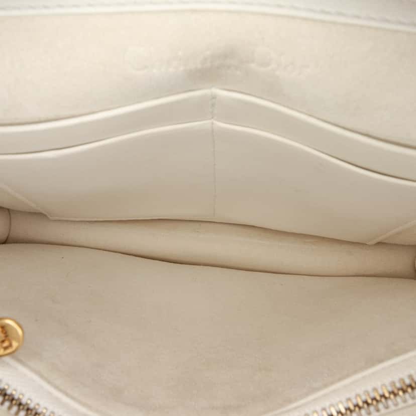 Dior Studded Calfskin Cannage Lady Dior Wallet on Chain White Leather Good condition - Model View