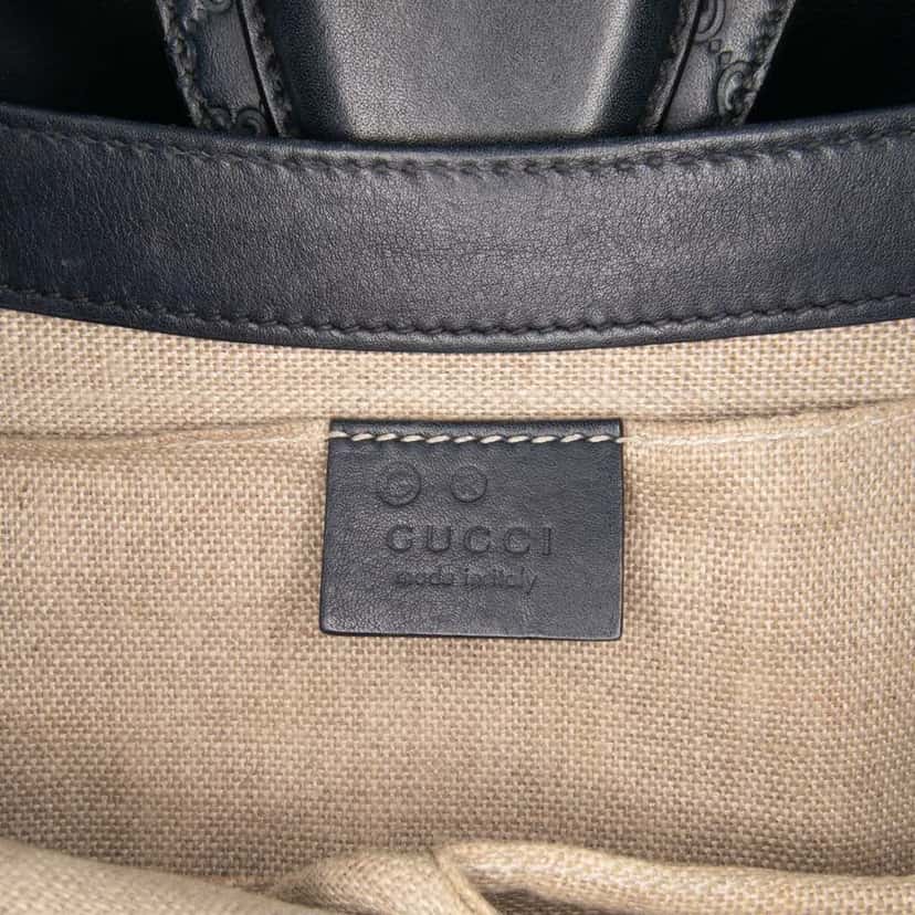 Gucci Medium Microguccissima Emily Shoulder Bag Black Leather Good condition - Box View