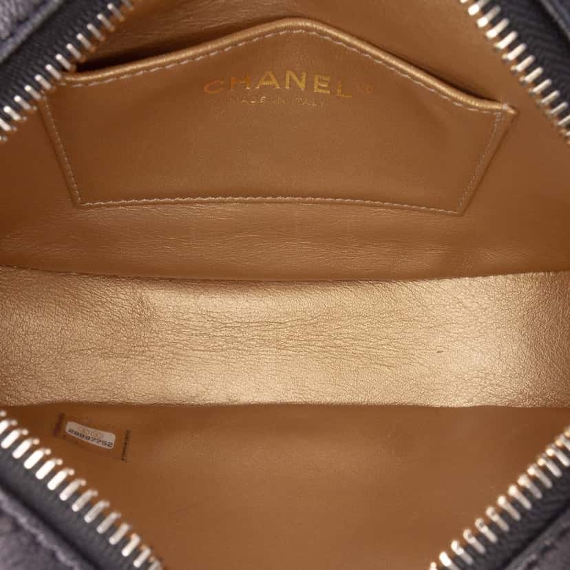 Chanel CC Quilted Lambskin Coco Midnight Camera Bag Black Leather Good condition - Model View