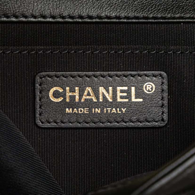 Chanel Medium Quilted Calfskin Bubbly Flap Black Leather Good condition - Box View