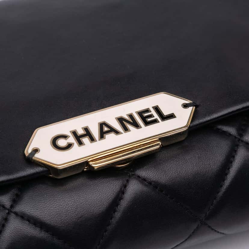 Chanel Quilted Lambskin Retro Label Shoulder Bag Black Leather Good condition - Box View