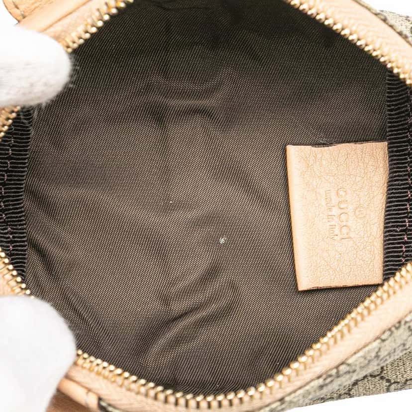 Gucci GG Supreme Pig Pouch Brown Canvas Good condition - Model View