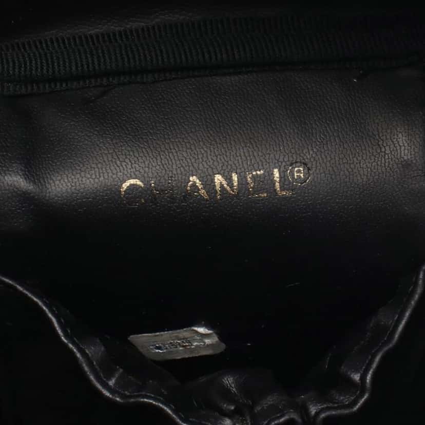 Chanel CC Lambskin Vanity Case Black Leather Good condition - Model View