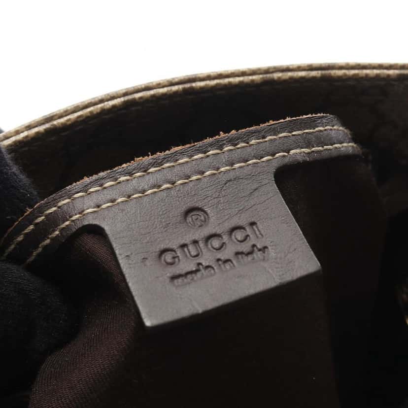 Gucci GG Supreme Crossbody Brown Canvas Good condition - Model View