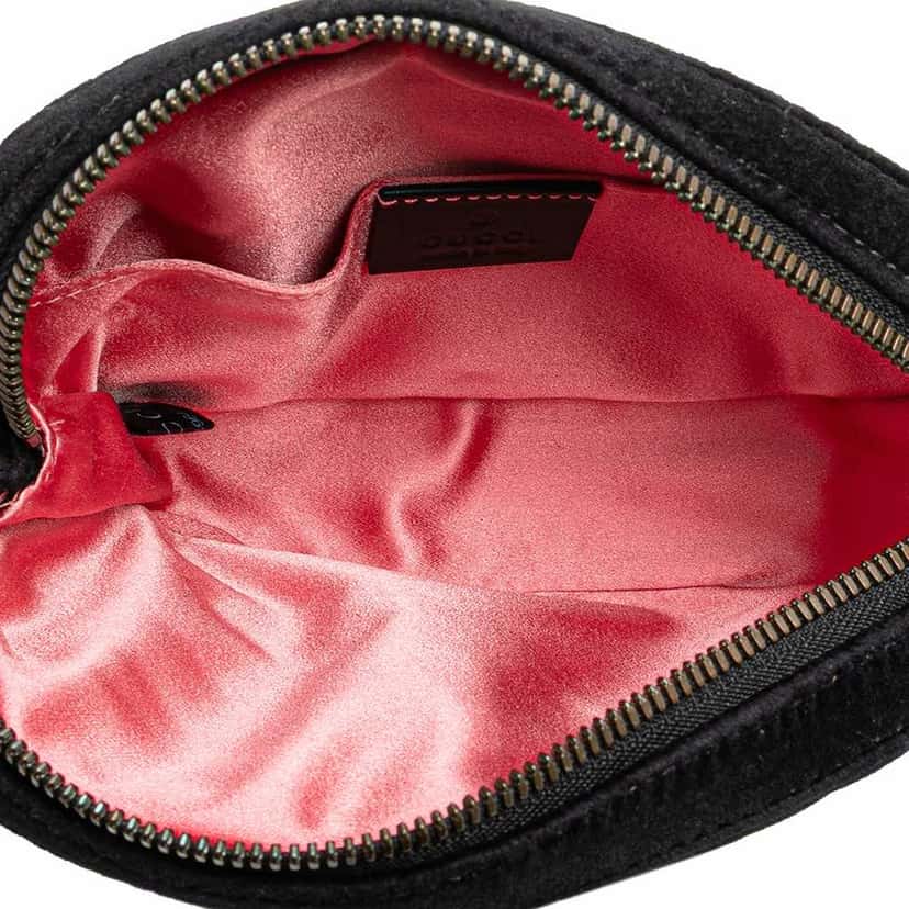 Gucci GG Marmont Matelasse Velvet Belt Bag Black Velvet Good condition - Model View