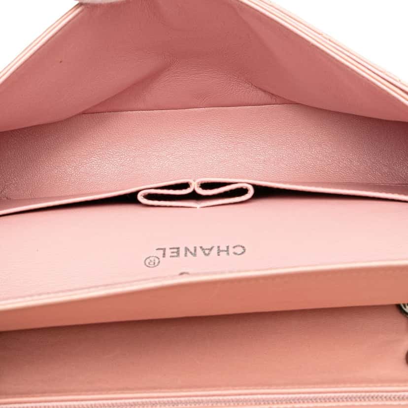 Chanel Medium Classic Lambskin Double Flap Pink Leather Good condition - Model View