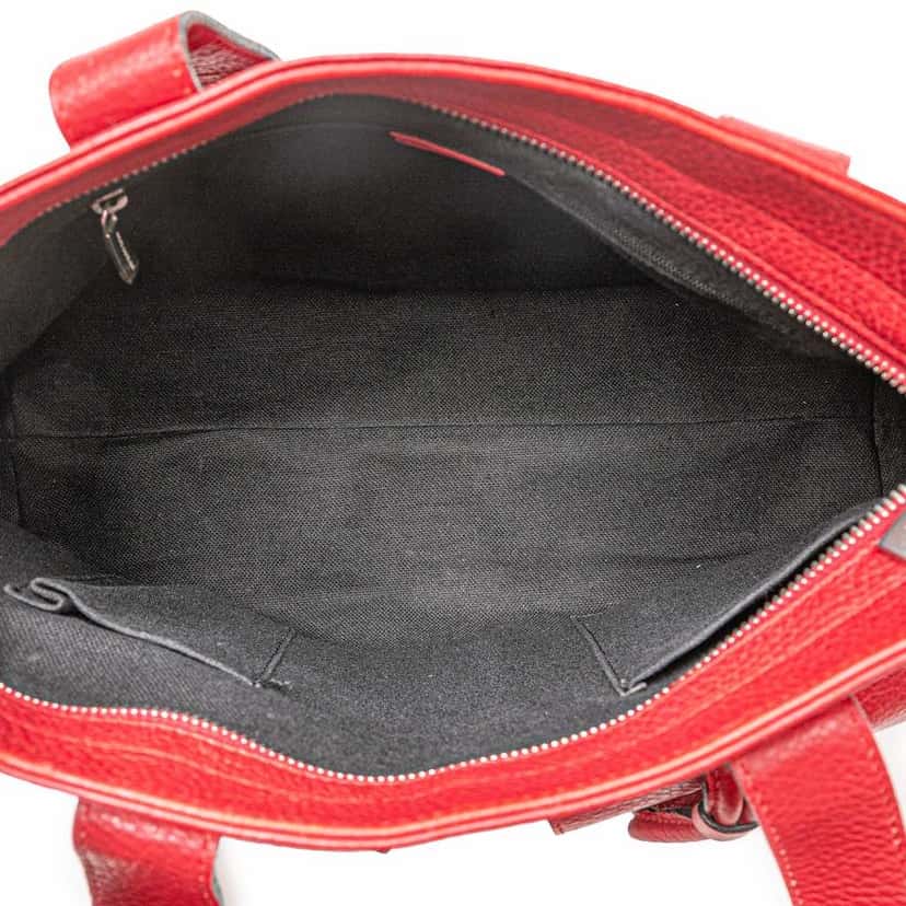 Burberry House Check Trimmed Grainy Calfskin Horn Toggle Tote Red Leather Good condition - Model View