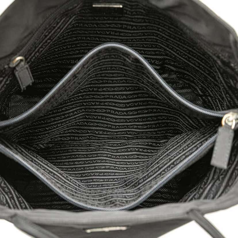 Prada Tessuto Tote Black Good condition - Model View
