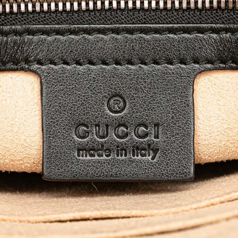 Gucci GG Marmont Matelasse Leather Crossbody Black Leather Good condition - Box View